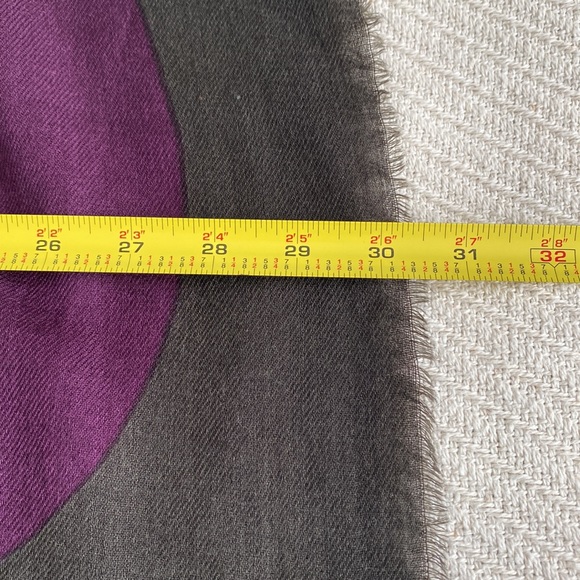 Large 100% wool scarf / shawl/ wrap - Picture 6 of 7